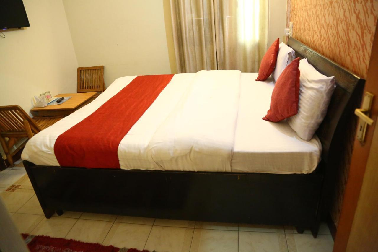 Chandīgarh Hotel Diamond Palace מראה חיצוני תמונה