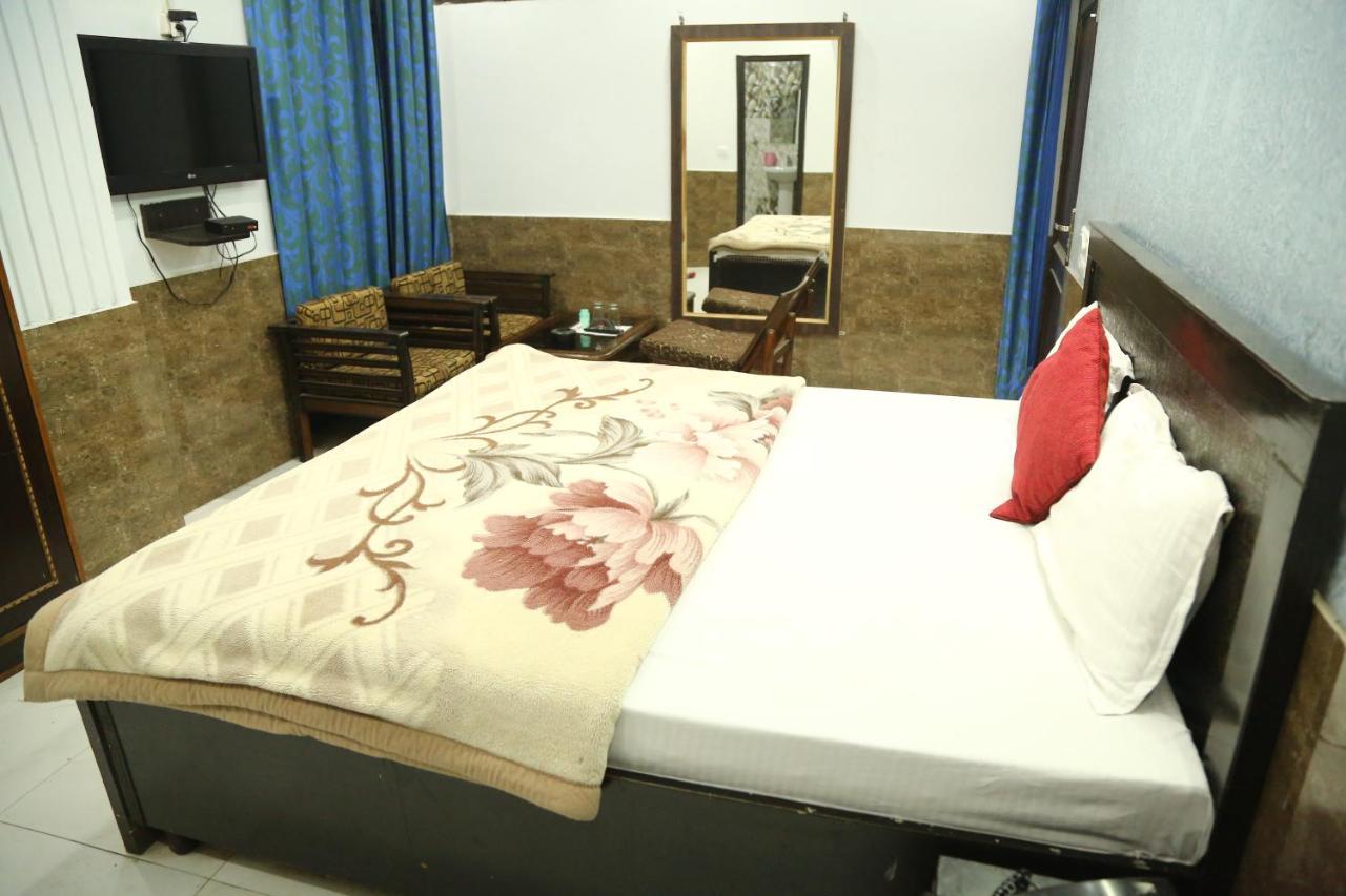 Chandīgarh Hotel Diamond Palace מראה חיצוני תמונה