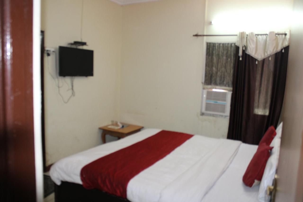 Chandīgarh Hotel Diamond Palace מראה חיצוני תמונה