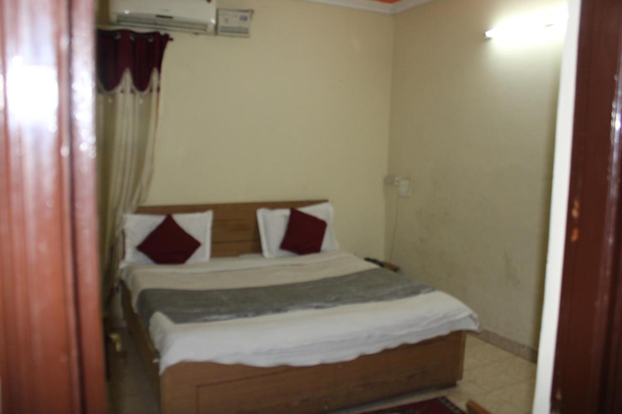 Chandīgarh Hotel Diamond Palace מראה חיצוני תמונה